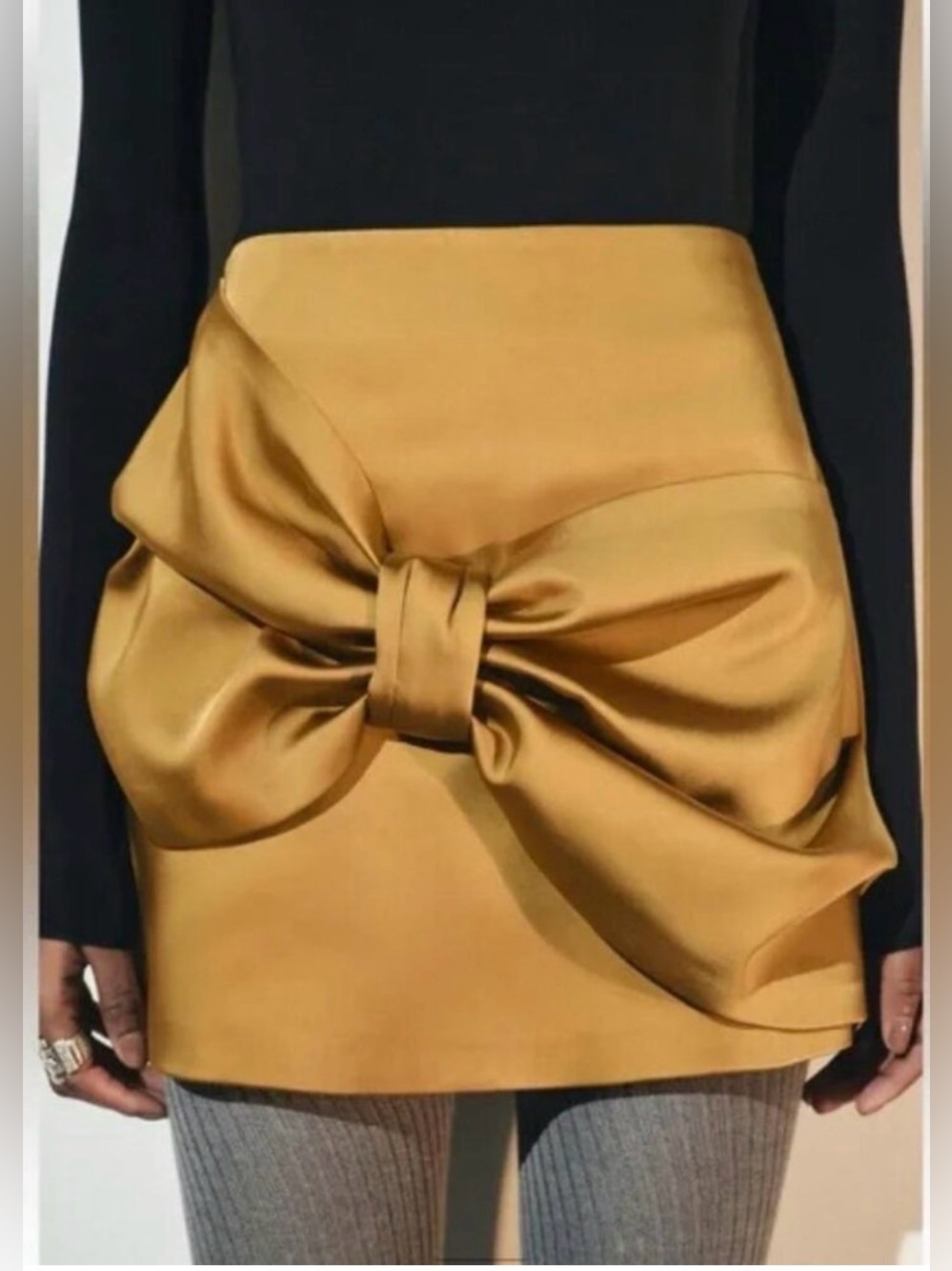 ZARA miniskirt Sz S gold satin BOW feature SEXY SHIMMERY DATE NIGHT OR WORK WEAR